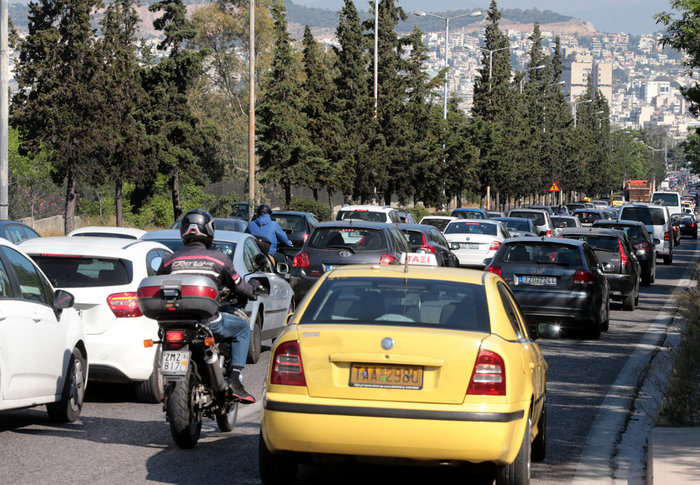 Κίνηση για γερά νεύρα στην Αθήνα - 24ωρη απεργία στο Μετρό