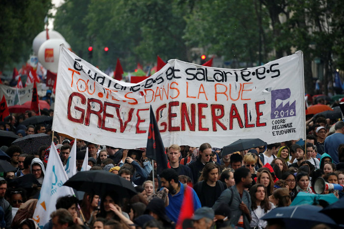 Συμπλοκές στο Παρίσι σε διαδήλωση δημοσίων υπαλλήλων