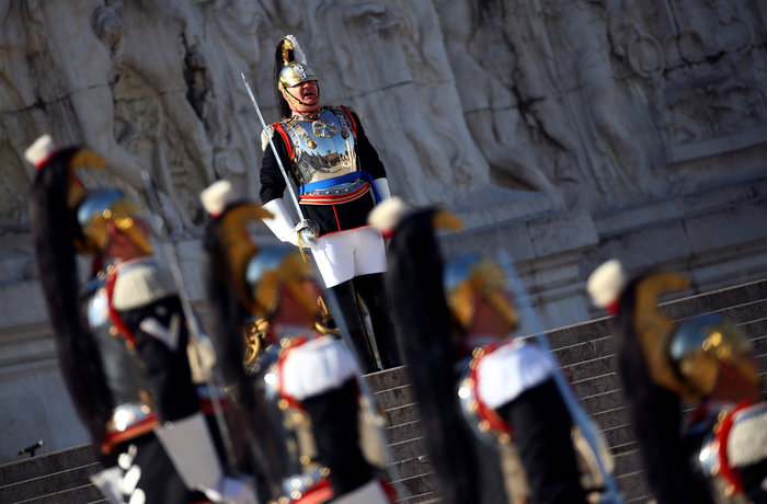Eπίσημη... πρώτη της κυβέρνησης Κόντε με παρέλαση  [Εικόνες] - εικόνα 7