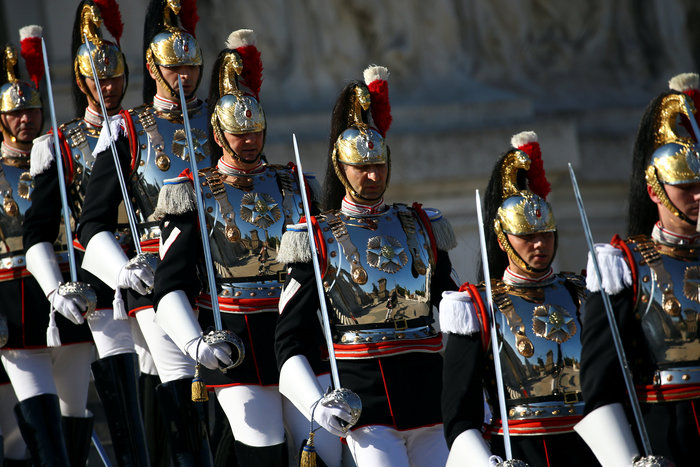 Eπίσημη... πρώτη της κυβέρνησης Κόντε με παρέλαση  [Εικόνες] - εικόνα 8