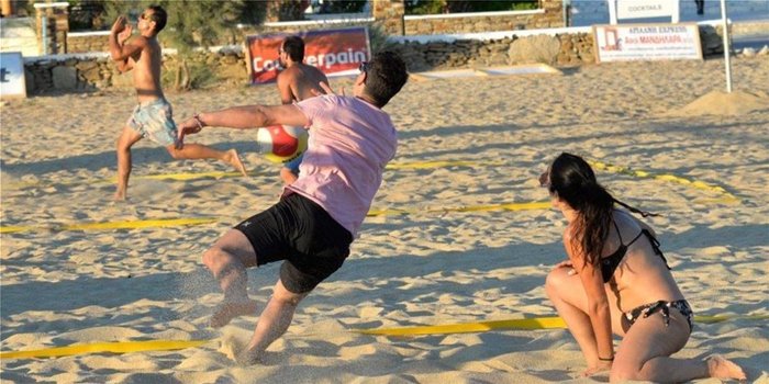 Ο Σάκης Ρουβάς σαρώνει σε τουρνουά μπιτς βόλεϊ στην Ίο [Εικόνες]