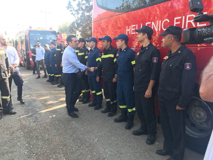 Μάτι: Στα καμένα με μια εβδομάδα καθυστέρηση ο Αλέξης Τσίπρας [φωτό] - εικόνα 2