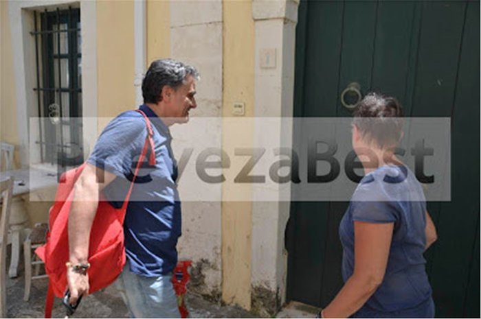 Στην Πρέβεζα για διακοπές ο Ευκλείδης Τσακαλώτος -φωτό