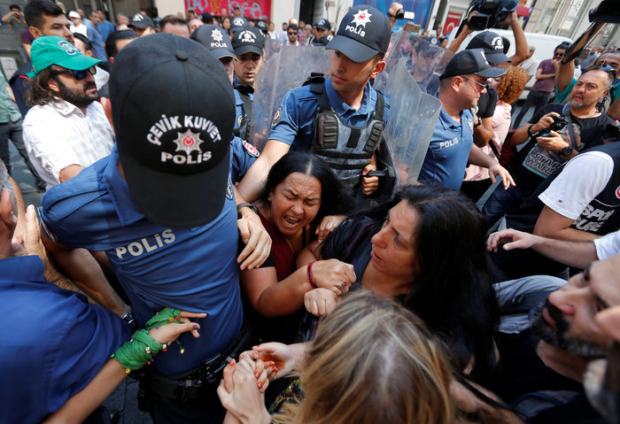 Τουρκία: Η αστυνομία διέλυσε τη διαδήλωση των «Μητέρων του Σαββάτου» - εικόνα 2