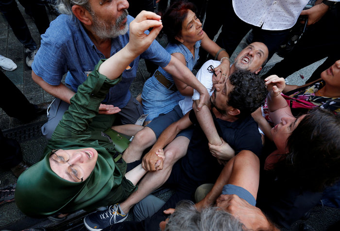 Τουρκία: Η αστυνομία διέλυσε τη διαδήλωση των «Μητέρων του Σαββάτου» - εικόνα 5