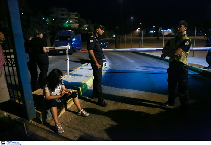 Kαρέ καρέ η αποβίβαση των επιβατών του Ελ. Βενιζέλος [ΕΙΚΟΝΕΣ] - εικόνα 4
