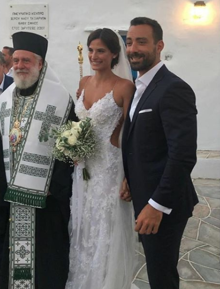 Σάκης-Χριστίνα: Ο γάμος, το φιλί και ο ξέφρενος χορός της νύφης - εικόνα 5