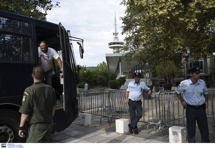 Ενταση και επεισόδια στα συλλαλητήρια της Θεσσαλονίκης - εικόνα 12