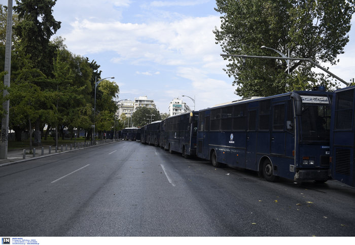 Ενταση και επεισόδια στα συλλαλητήρια της Θεσσαλονίκης - εικόνα 24