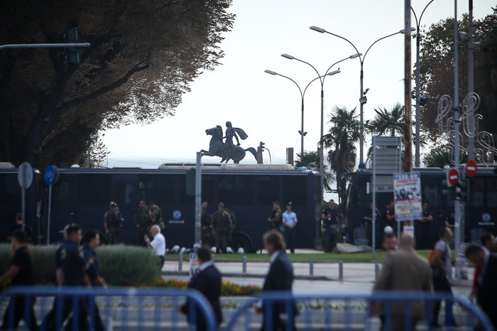Ενταση και επεισόδια στα συλλαλητήρια της Θεσσαλονίκης - εικόνα 13