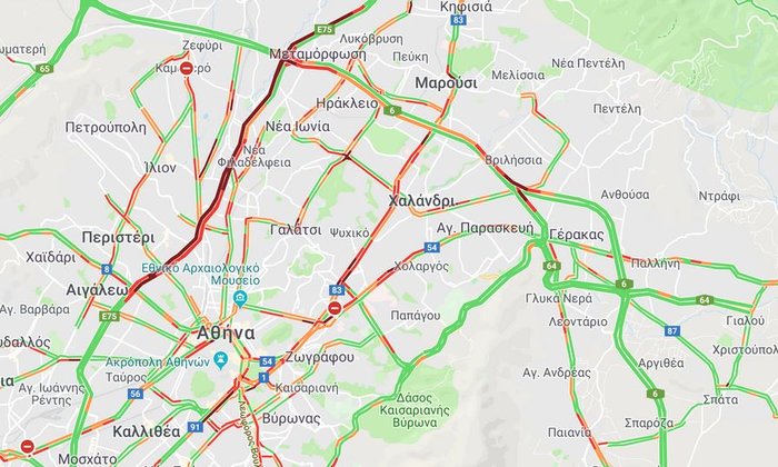 Ουρές χιλιομέτρων στον Κηφισό από τη Μεταμόρφωση λόγω τροχαίου