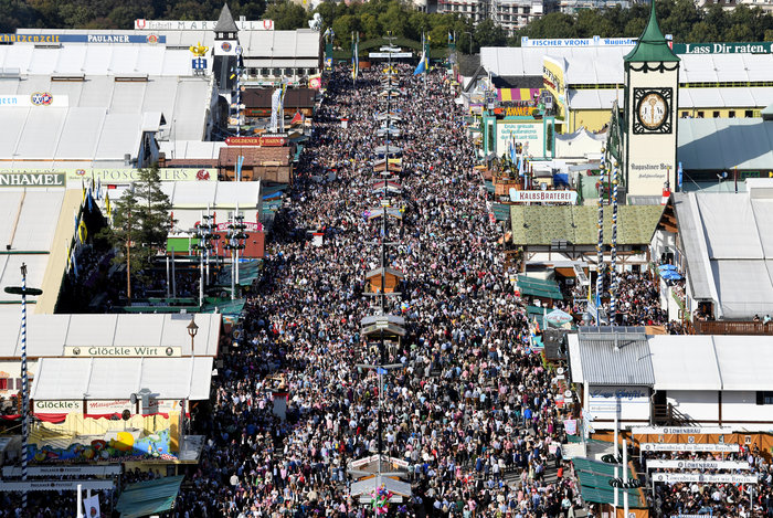 Το φεστιβάλ Oktoberfest ξεκίνησε στο Μόναχο με μπίρα και λουκάνικα - εικόνα 5