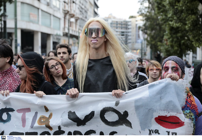 Σε εξέλιξη διαδήλωση στο κέντρο της Αθήνας για τον θάνατο του Ζακ - εικόνα 6