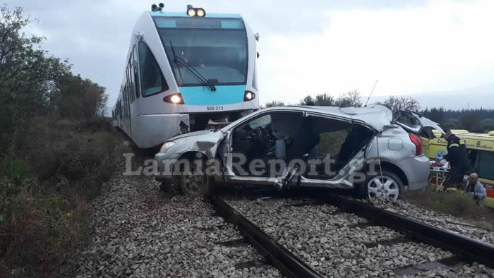Σύγκρουση τρένου με ΙΧ στη Φθιώτιδα, 1 νεκρή - δύο τραυματίες - εικόνα 3