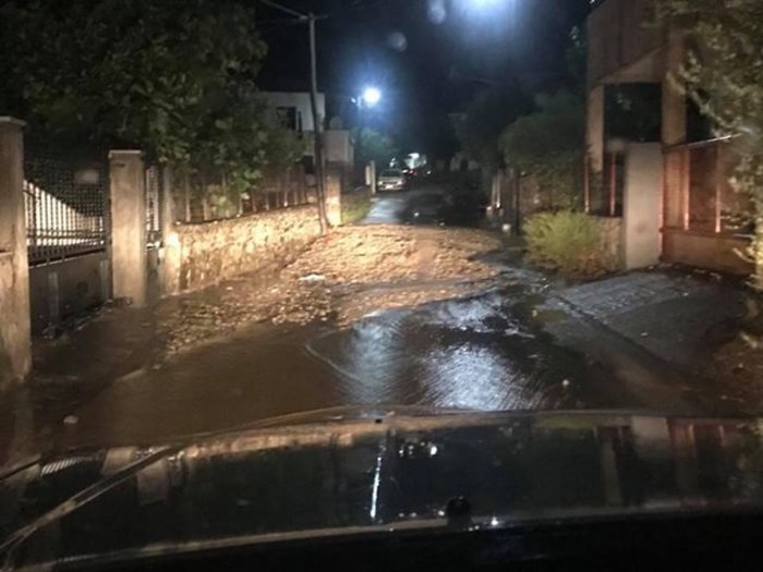 Σε ρυθμό «Ζορμπά» η χώρα - Ισχυρές καταιγίδες και άνεμοι 10 μποφόρ - εικόνα 13