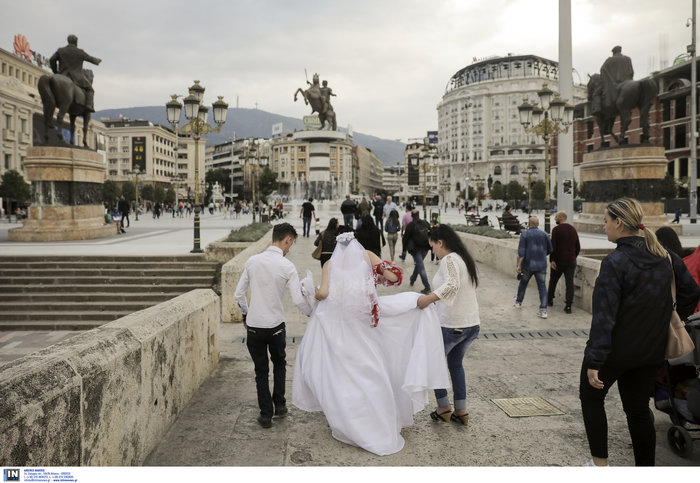 Παντρεύτηκαν με φόντο το δημοψήφισμα στα Σκόπια-Εικόνες - εικόνα 3