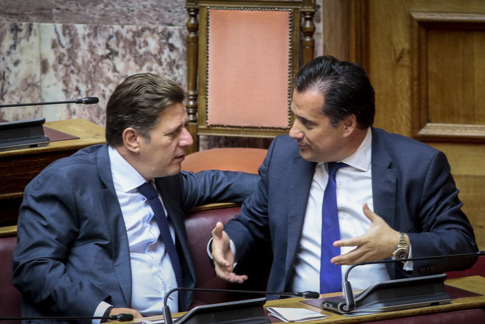 Αγιασμός στη Βουλή με χειραψία Τσίπρα - Μητσοτάκη - εικόνα 6