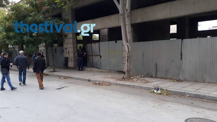 Θεσσαλονίκη: Επιχείρηση της αστυνομίας σε κτίριο με μετανάστες [Βίντεο]
