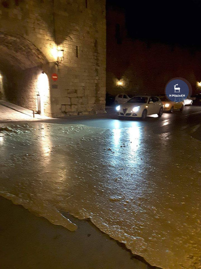 Ρόδος: Ξεχείλισαν τα λύματα στην Παλιά Πόλη