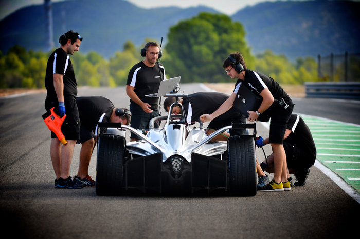 Με ηλεκτρικό μονοθέσιο-κτήνος 225kW η Nissan στην Formula E