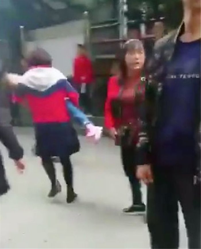 Μακελειό στην Κίνα: Γυναίκα μαχαίρωσε 14 παιδιά σε νηπιαγωγείο[ΦΩΤΟ-ΒΙΝΤΕΟ]