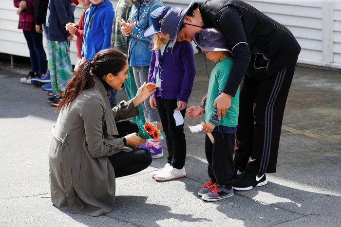 Η αμήχανη στιγμή: 5χρονος βάζει τα κλάματα όταν πλησιάζει η Μέγκαν [Βίντεο] - εικόνα 3