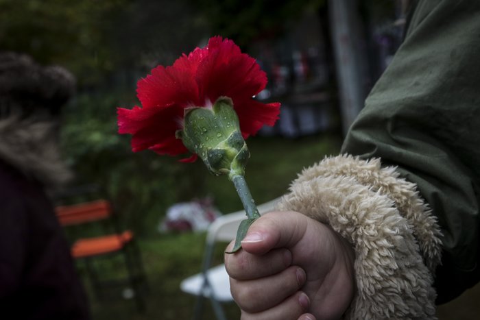 Υπό βροχή έχει ανοίξει τις πύλες του το Πολυτεχνείο - εικόνα 3
