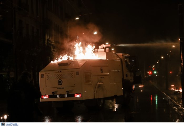 Επέτειος Πολυτεχνείου: Μολότοφ, χημικά και δεκαεννέα συλλήψεις - εικόνα 4