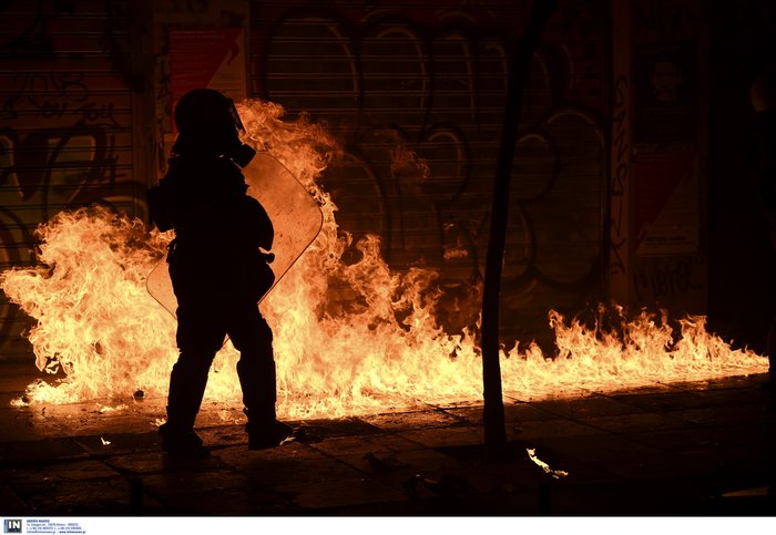 Επέτειος Πολυτεχνείου: Μολότοφ, χημικά και δεκαεννέα συλλήψεις - εικόνα 6