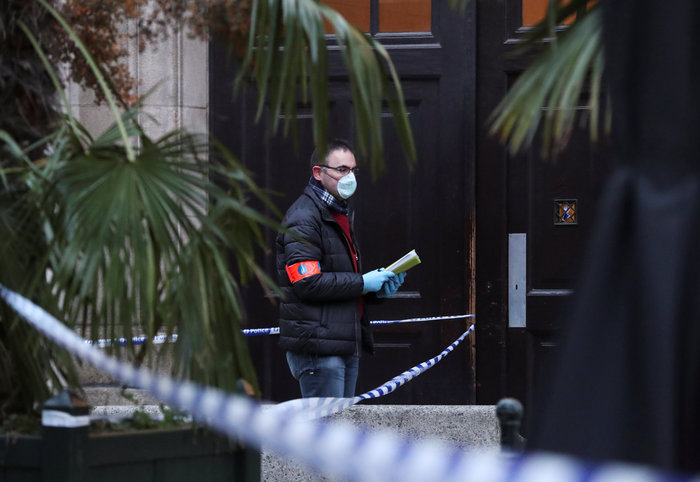 Επίθεση με μαχαίρι σε αστυνομικό στις Βρυξέλλες - φώναζε «Αλλαχού Ακμπάρ» - εικόνα 2