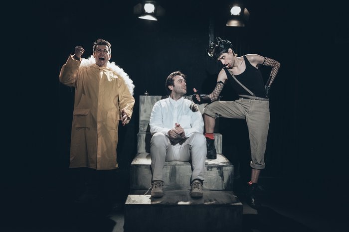 Χαμηλές Πτήσεις του Αρκά στο θέατρο Αποθήκη - εικόνα 4