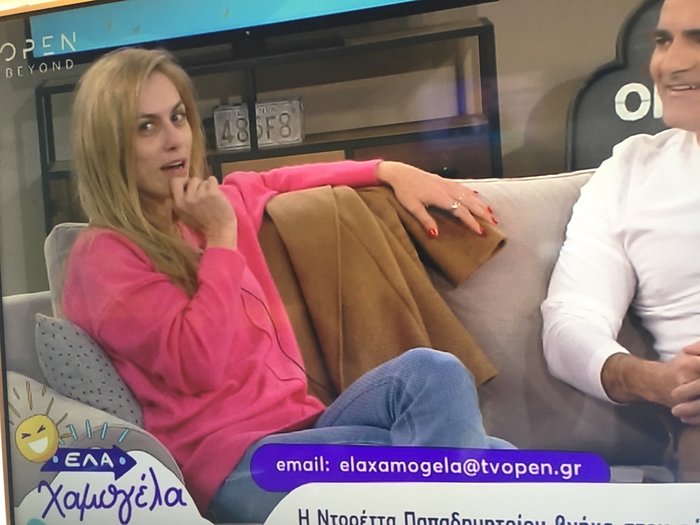 Ποια τόλμησε και βγήκε στην τηλεόραση χωρίς μακιγιάζ;