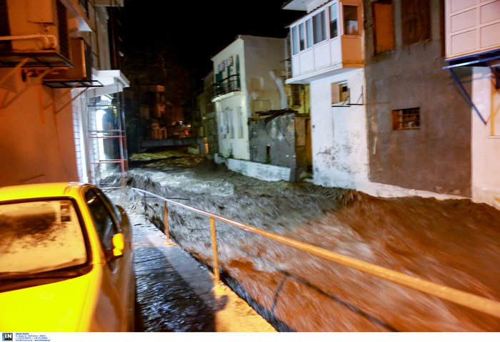 Μεγάλες καταστροφές από τις πλημμύρες στην Λέσβο