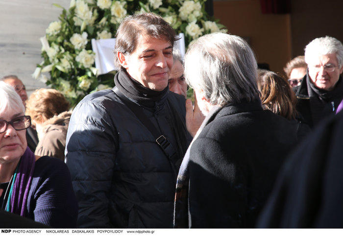 Όλο το ελληνικό θέατρο στην πολιτική κηδεία του Γιώργου Μοσχίδη - εικόνα 7