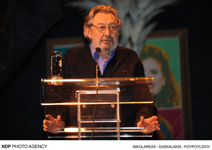 Όλο το ελληνικό θέατρο στην πολιτική κηδεία του Γιώργου Μοσχίδη