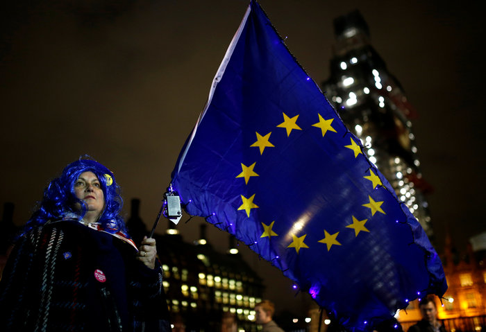 Διαδηλωτές του Remain και Leave κατά της συμφωνίας της Τ.Μέι - εικόνα 4