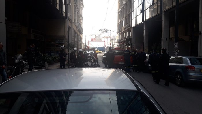Έντεκα φάκελοι με ύποπτη σκόνη εντοπίστηκαν στα δικαστήρια Πειραιά - εικόνα 3