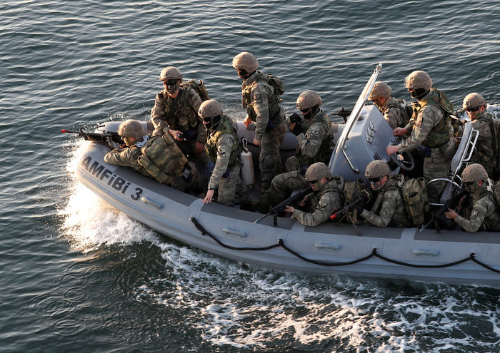 Γαλάζια Πατρίδα: Οι κομάντος και το TCG Bayraktar [Εικόνες]