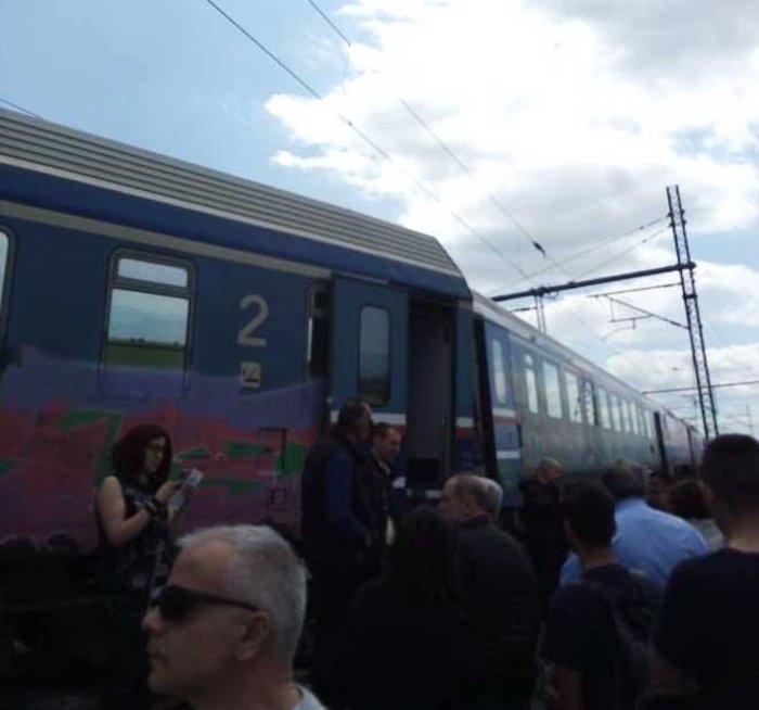 Εκτροχιάστηκαν βαγόνια του Intercity στο Παλαιοφάρσαλο