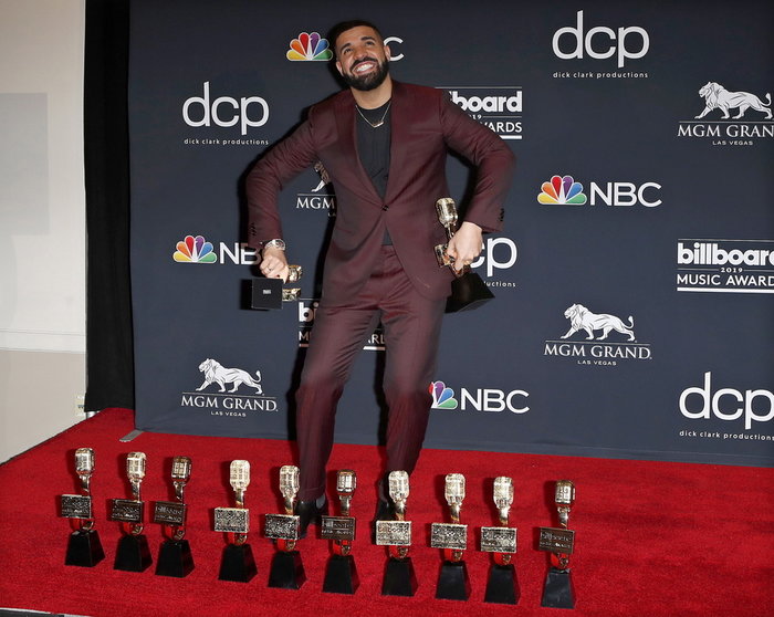 Σάρωσε ο Drake στα Billboard Αwards