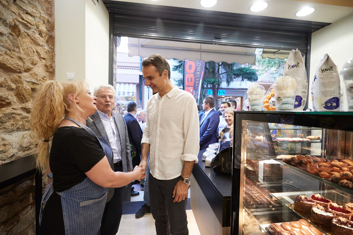 Η περιοδεία του Κυριάκου Μητσοτάκη στο Κερατσίνι - εικόνα 3