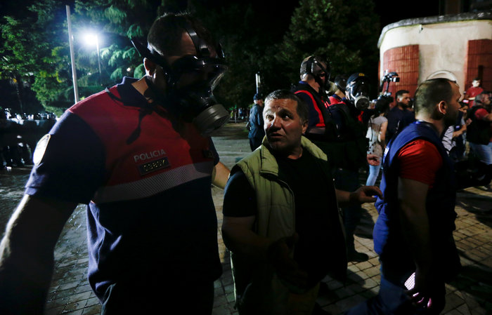 Κρίση στην Αλβανία: Σε τροχιά ανοιχτής μετωπικής σύγκρουσης Μέτα - Ράμα