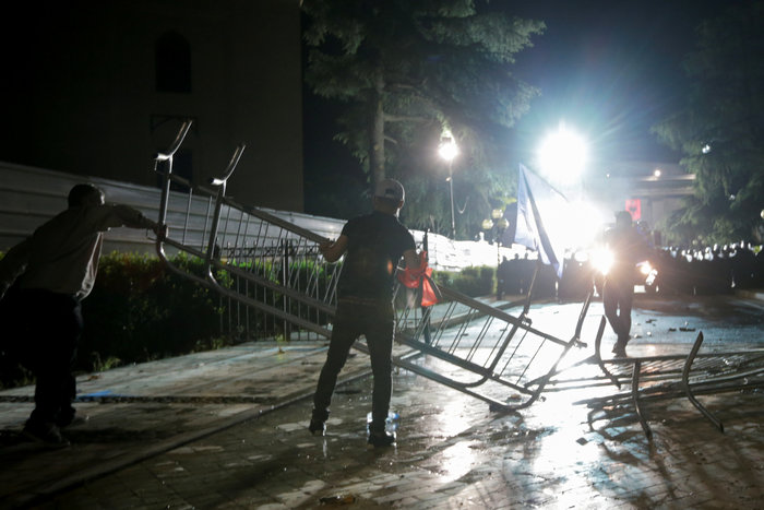 Κρίση στην Αλβανία: Σε τροχιά ανοιχτής μετωπικής σύγκρουσης Μέτα - Ράμα - εικόνα 2