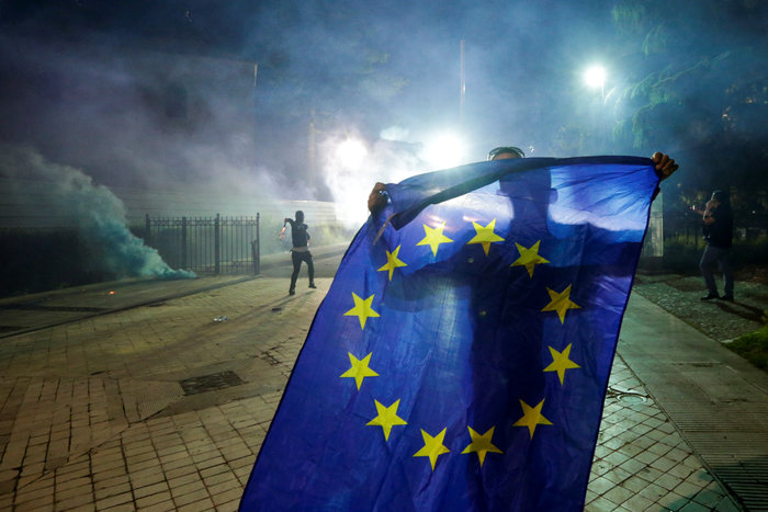 Κρίση στην Αλβανία: Σε τροχιά ανοιχτής μετωπικής σύγκρουσης Μέτα - Ράμα - εικόνα 4