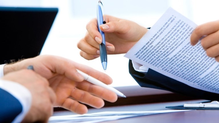 ekswdikastikos-mixanismos-gia-epixeiriseis-me-xrei-ews-300000-eurw