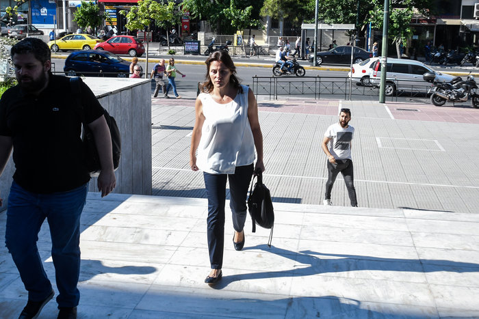 Για δεύτερη φορά στη δίκη της Χρυσής Αυγής η Μπέτυ Μπαζιάνα - εικόνα 3