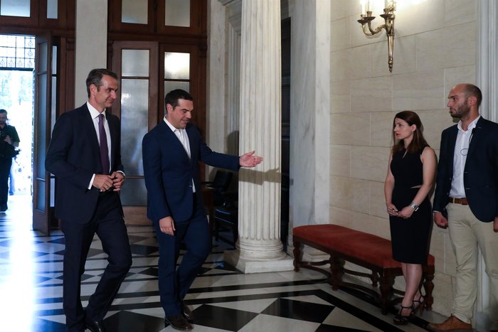 Η τελευταία selfie στο Μαξίμου:ο αποχαιρετισμός των συνεργατών