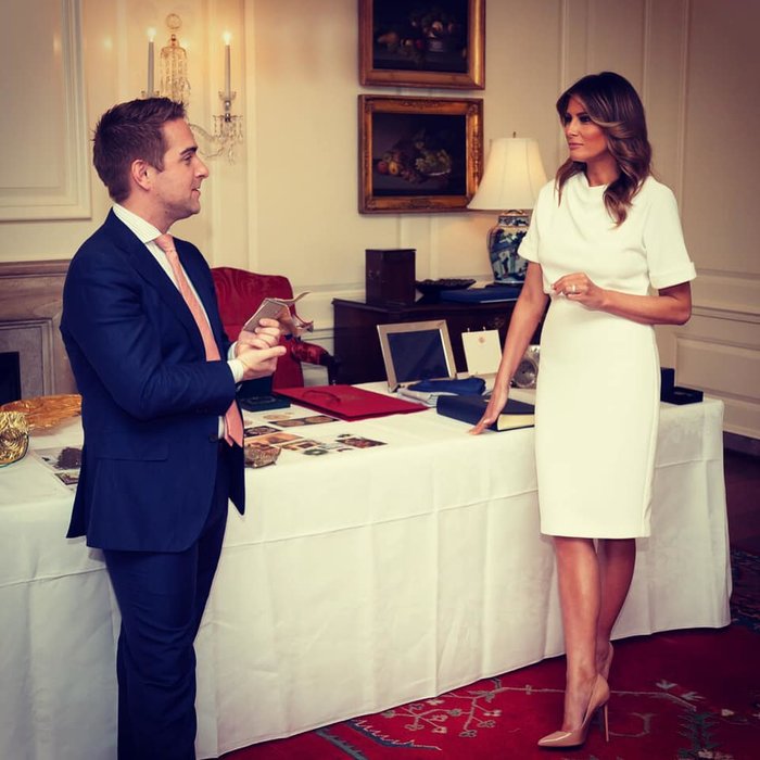 Εδώ ο κόσμος καίγεται και η Μελάνια άρχισε ετοιμασίες για τα Χριστούγεννα