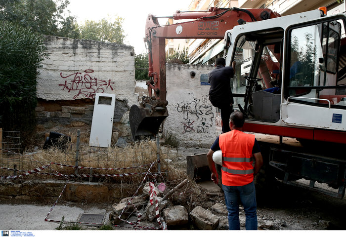 Ξεκίνησε η κατεδάφιση επικίνδυνων κτιρίων στην Αθήνα [Εικόνες] - εικόνα 6