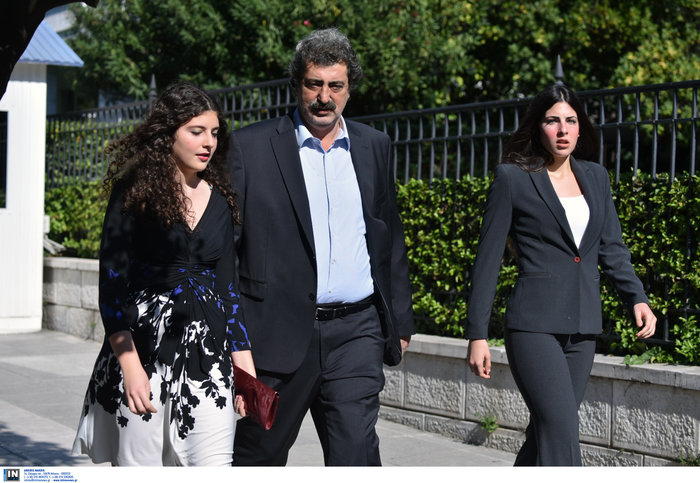 Πέρασε στην Ιατρική Αθηνών η κόρη του Παύλου Πολάκη [Εικόνα]